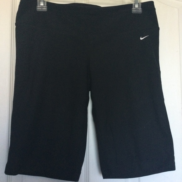 NIKE Girls Shorts - Picture 1 of 4